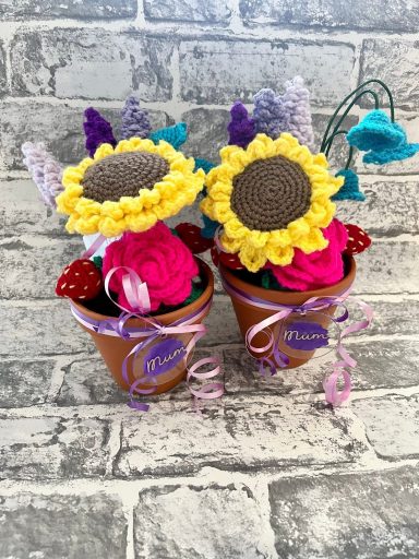 Crochet flower pots